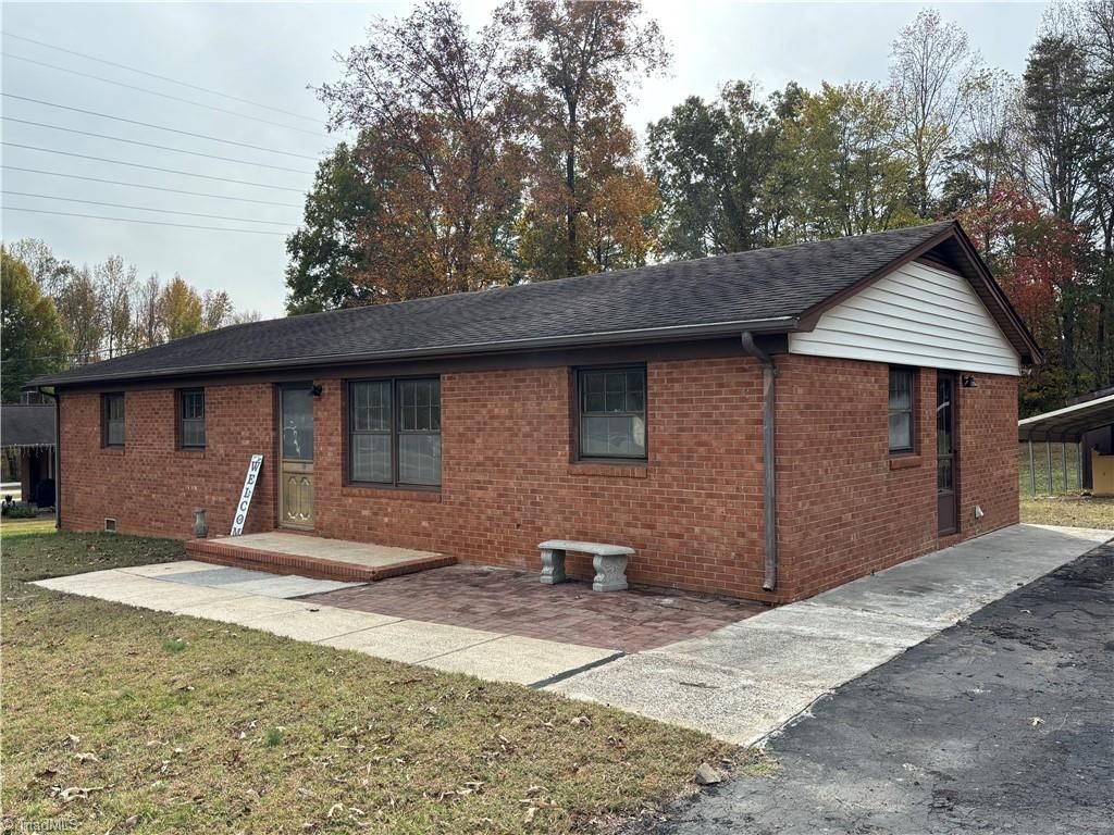 3598 Robindale Drive, Winston-salem, NC 27107