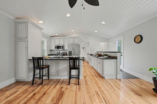 17145 9th Avenue N, Plymouth, MN 55447