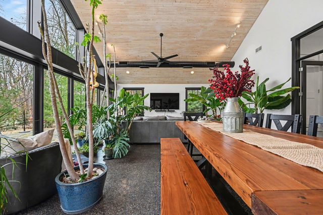 17145 9th Avenue N, Plymouth, MN 55447