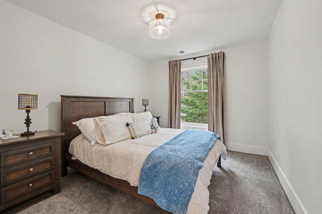 17145 9th Avenue N, Plymouth, MN 55447