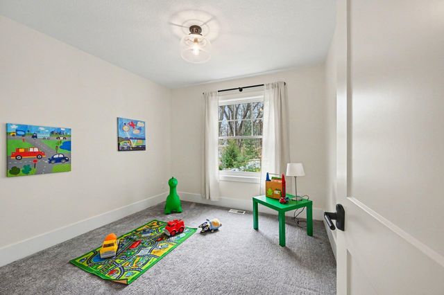 17145 9th Avenue N, Plymouth, MN 55447