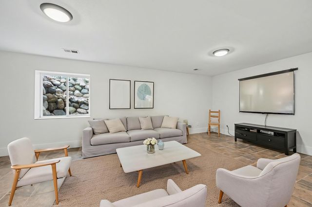 17145 9th Avenue N, Plymouth, MN 55447