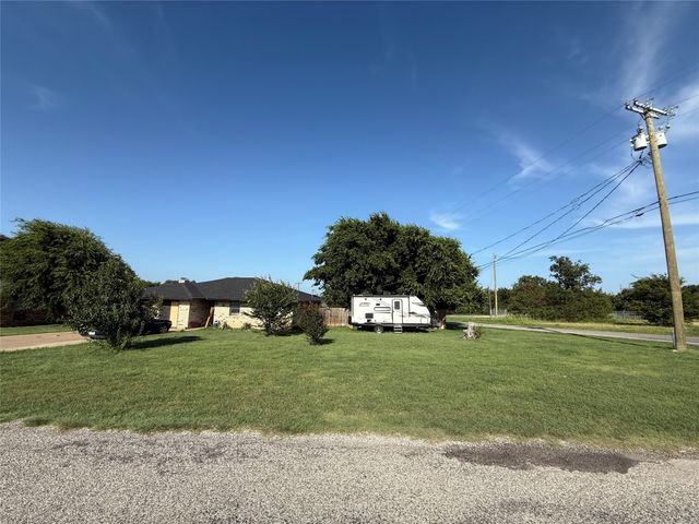 2401 Woodhaven Drive, Granbury, TX 76048