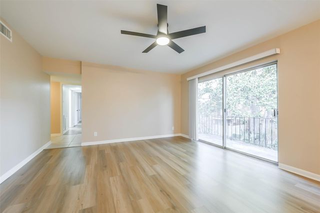 2824 Briarhurst Drive 24, Houston, TX 77057