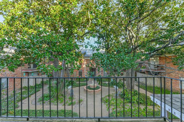 2824 Briarhurst Drive 24, Houston, TX 77057