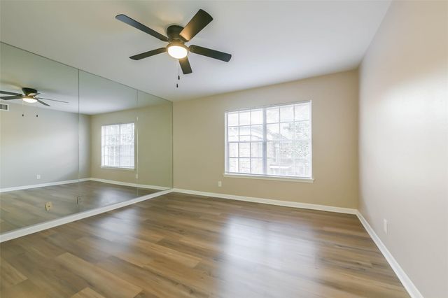 2824 Briarhurst Drive 24, Houston, TX 77057
