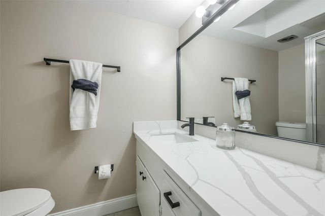 2824 Briarhurst Drive 24, Houston, TX 77057