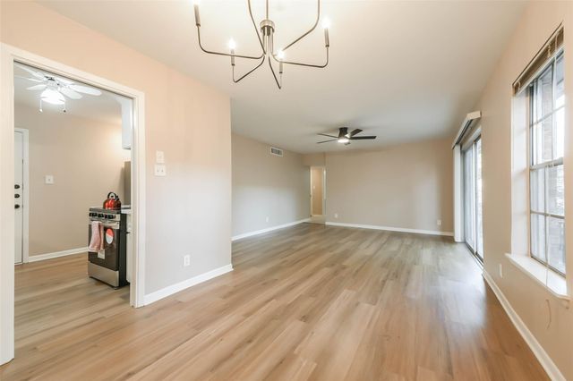 2824 Briarhurst Drive 24, Houston, TX 77057
