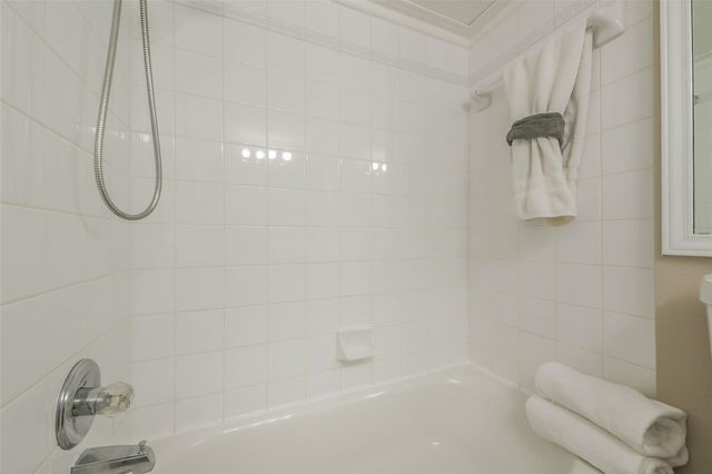 2824 Briarhurst Drive 24, Houston, TX 77057