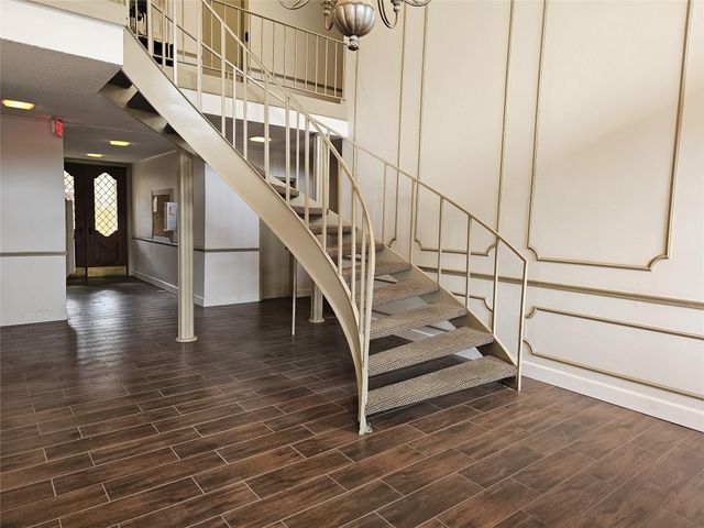 2824 Briarhurst Drive 24, Houston, TX 77057
