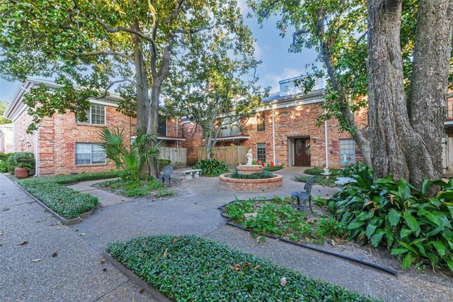 2824 Briarhurst Drive 24, Houston, TX 77057