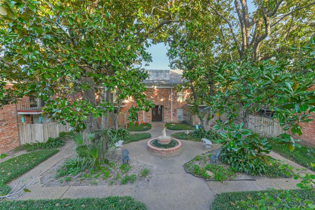 2824 Briarhurst Drive 24, Houston, TX 77057