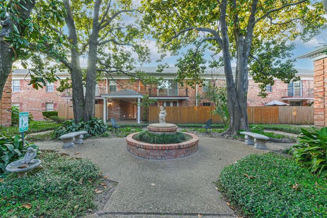 2824 Briarhurst Drive 24, Houston, TX 77057