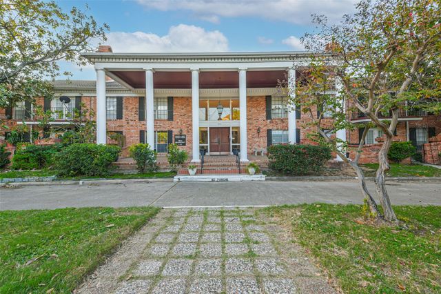2824 Briarhurst Drive 24, Houston, TX 77057