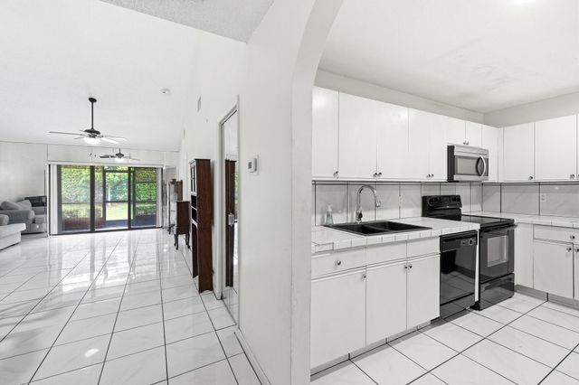 120 Sunshine Boulevard, Royal Palm Beach, FL 33411