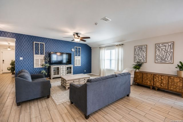 8838 Palmetto Falls, San Antonio, TX 78254
