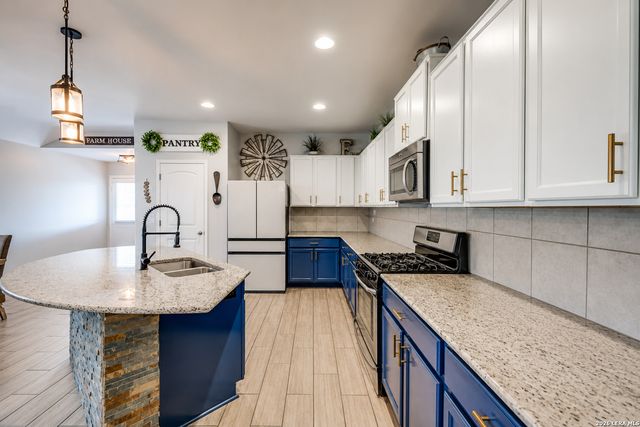 8838 Palmetto Falls, San Antonio, TX 78254