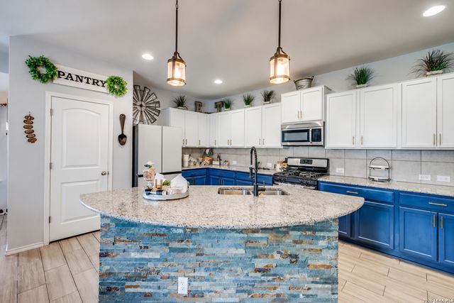 8838 Palmetto Falls, San Antonio, TX 78254