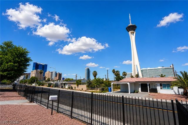 2101 Santa Paula Drive, Las Vegas, NV 89104