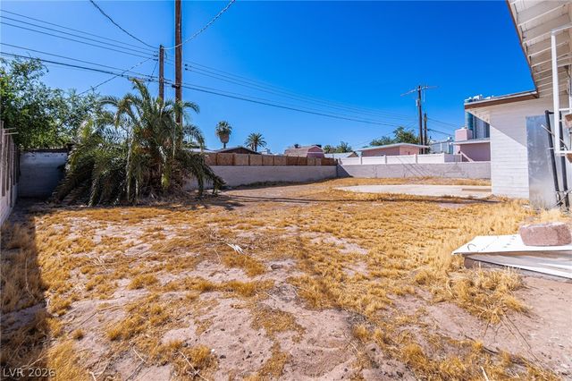 2101 Santa Paula Drive, Las Vegas, NV 89104