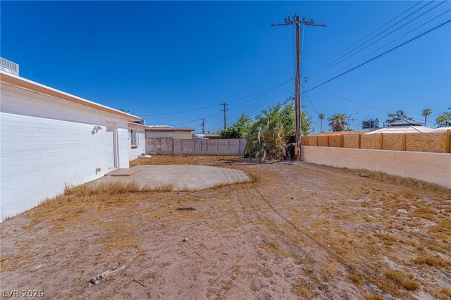 2101 Santa Paula Drive, Las Vegas, NV 89104