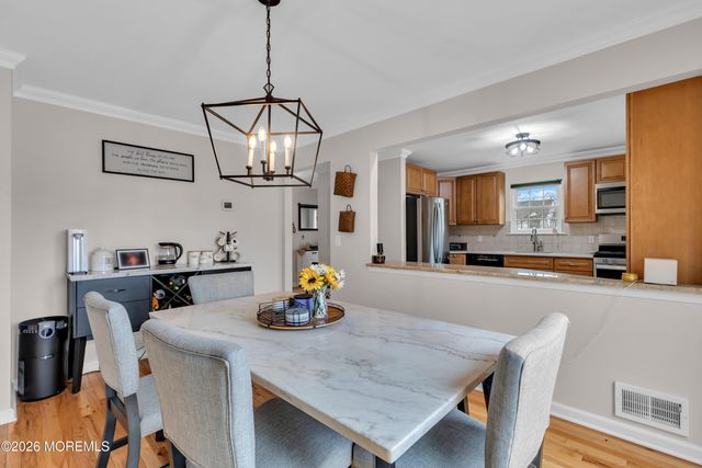 321 Oak Knoll Drive 32-1, Manalapan, NJ 07726