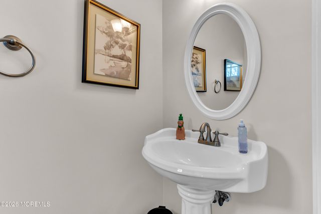 321 Oak Knoll Drive 32-1, Manalapan, NJ 07726