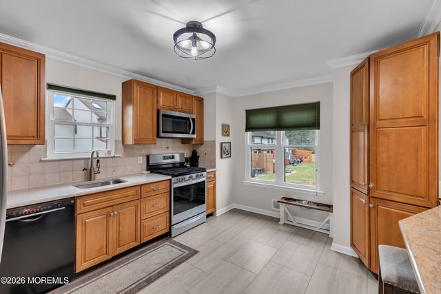 321 Oak Knoll Drive 32-1, Manalapan, NJ 07726