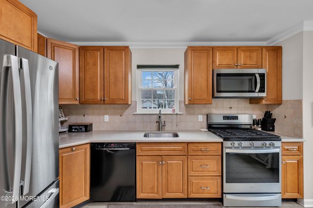 321 Oak Knoll Drive 32-1, Manalapan, NJ 07726