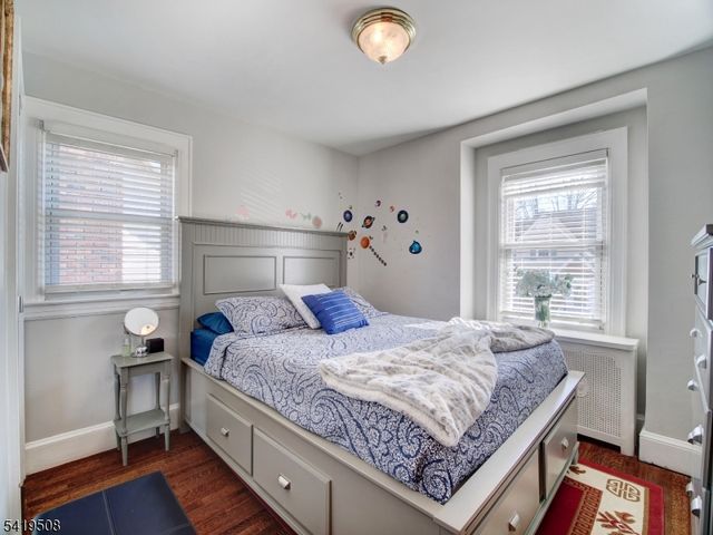 569 Monroe Pl, Ridgefield Boro, NJ 07657