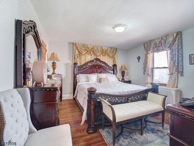 569 Monroe Pl, Ridgefield Boro, NJ 07657