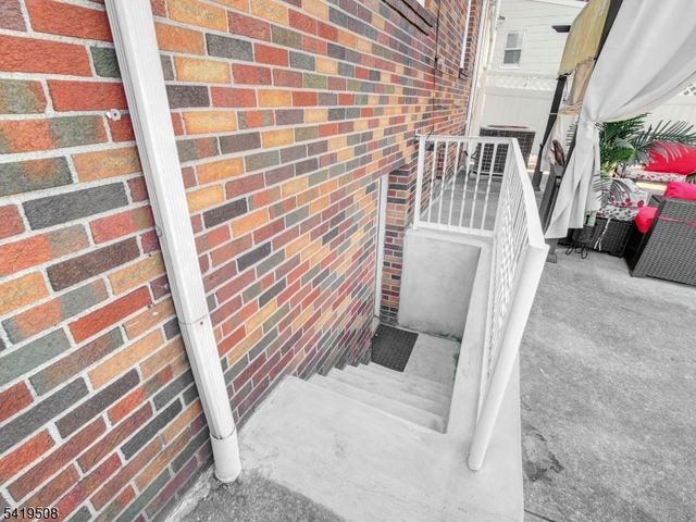 569 Monroe Pl, Ridgefield Boro, NJ 07657