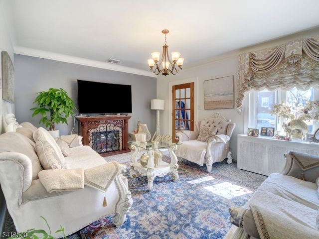 569 Monroe Pl, Ridgefield Boro, NJ 07657