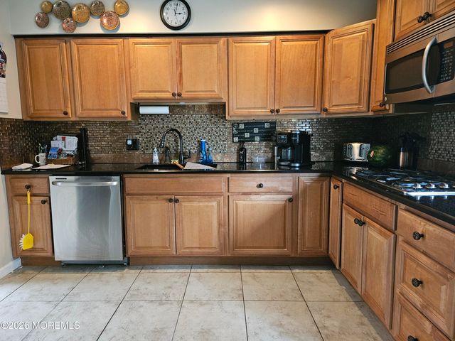14 Cypress Street, Hazlet, NJ 07730