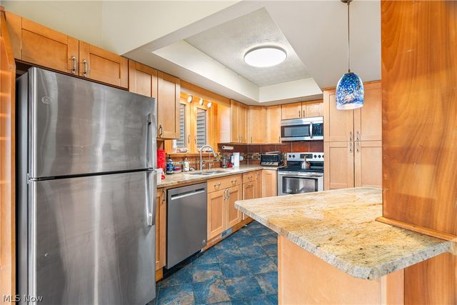 1536 Baycrest Drive NW, Canton, OH 44708