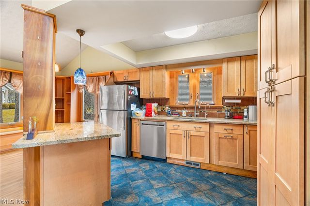 1536 Baycrest Drive NW, Canton, OH 44708