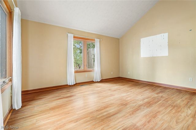 1536 Baycrest Drive NW, Canton, OH 44708