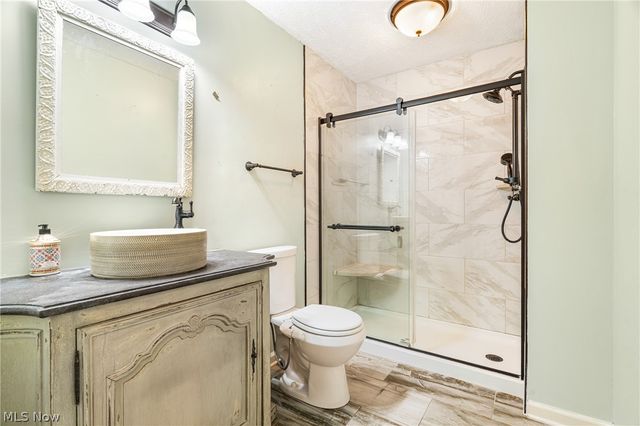 1536 Baycrest Drive NW, Canton, OH 44708