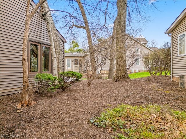 1536 Baycrest Drive NW, Canton, OH 44708