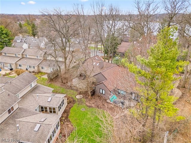 1536 Baycrest Drive NW, Canton, OH 44708