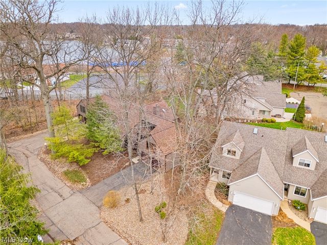 1536 Baycrest Drive NW, Canton, OH 44708