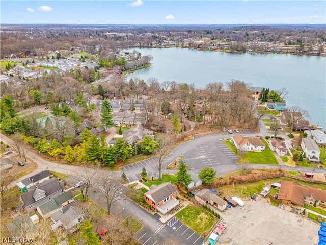 1536 Baycrest Drive NW, Canton, OH 44708