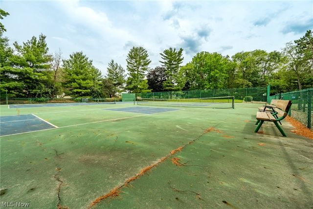 1536 Baycrest Drive NW, Canton, OH 44708