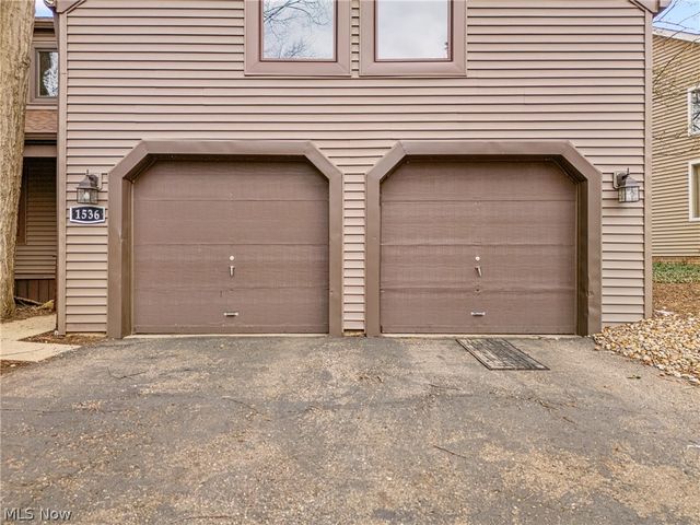 1536 Baycrest Drive NW, Canton, OH 44708