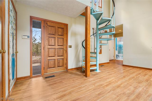 1536 Baycrest Drive NW, Canton, OH 44708