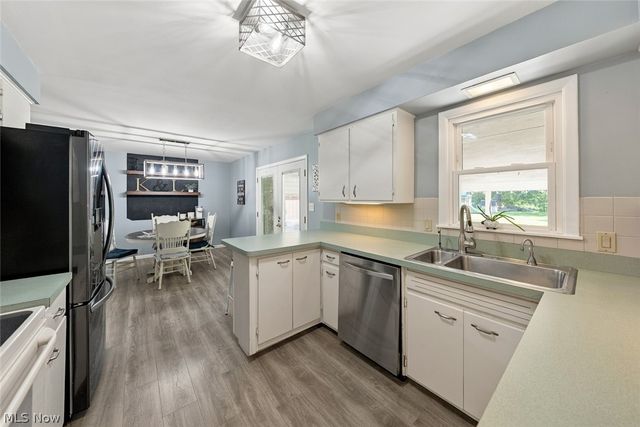 5987 Burns Road, North Olmsted, OH 44070