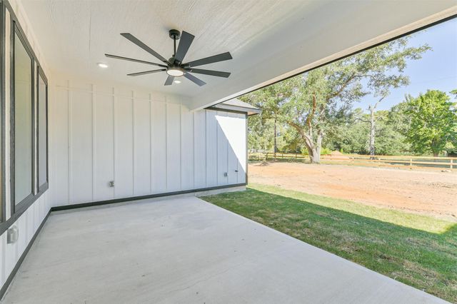 27516 Joseph Road, Hockley, TX 77447