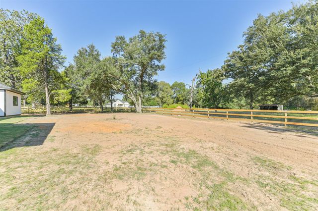 27516 Joseph Road, Hockley, TX 77447