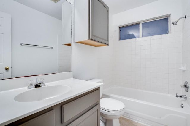 3756 Top Rock LN, Round Rock, TX 78681