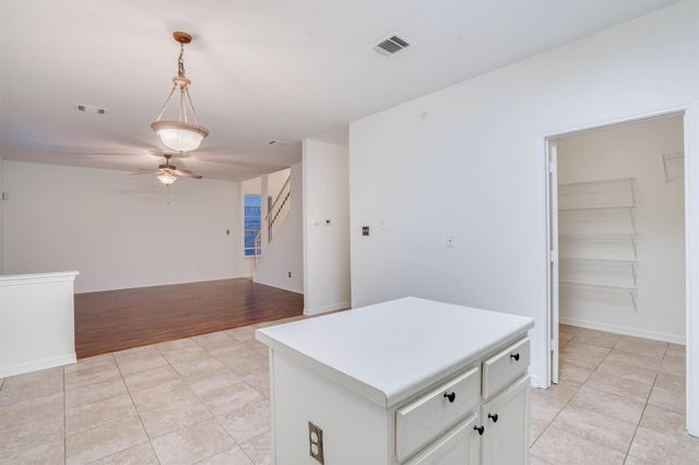 3756 Top Rock LN, Round Rock, TX 78681